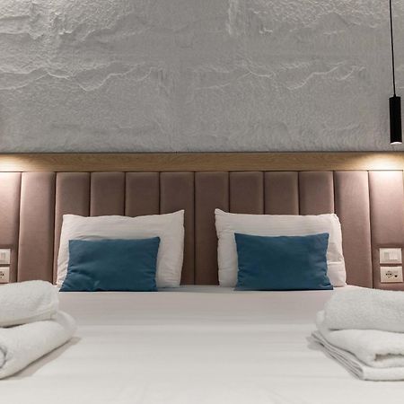 Monel Hotel Ksamil Ngoại thất bức ảnh
